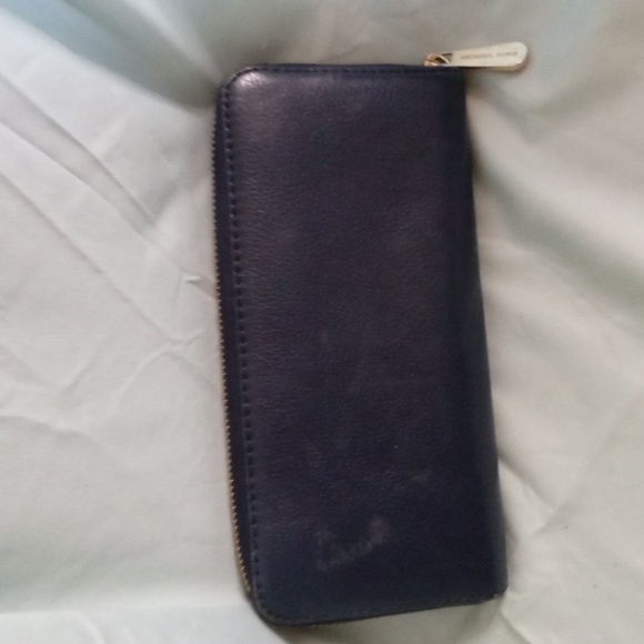 Navy blue Michael kors wallet - Picture 2 of 3